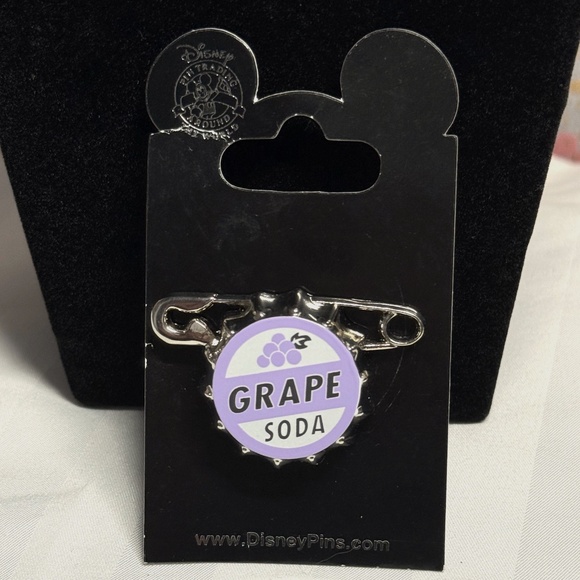 ✨ Disney UP Grape Soda Pin - Picture 1 of 3